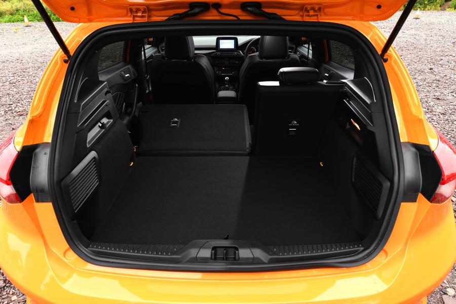 Багажник Ford Focus ST 2019 года  (UK) (фото 11 из 11)